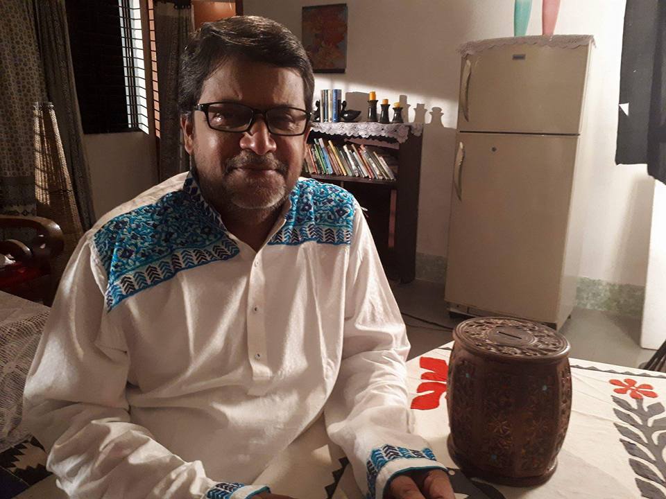 কারণ সে আকাশ ভালোবাসে